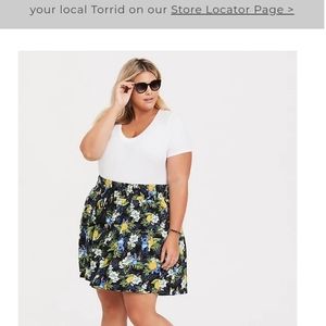 EUC Torrid Disney Stitch Hawaiian skirt sz 1